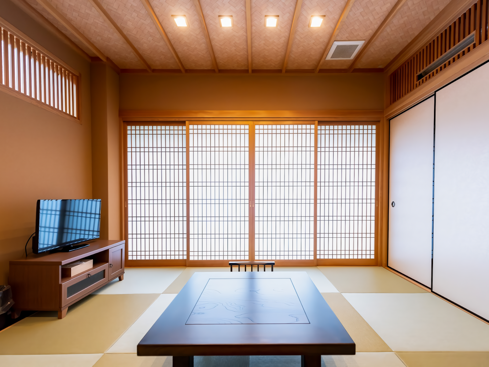 ホテルの閑散期とは？売上を守り、繁忙期に備えるための対策を解説